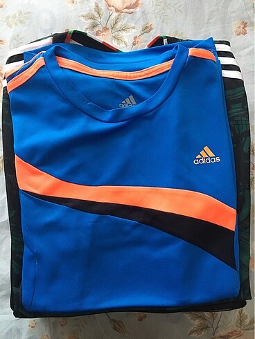 Adidas Tshirt