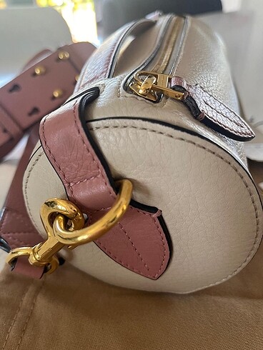 Beden burberry barrel bag