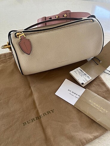 Burberry burberry barrel bag