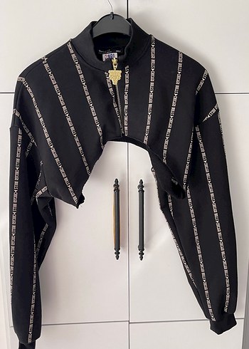 Siyah Avant-Garde Midi Bershka