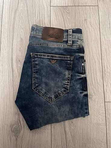 31 Beden Armani jean şort