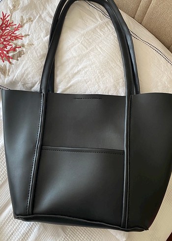 Siyah Deri Minimalist Kadın Çantası