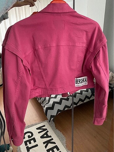 Bershka Pembe crop ceket