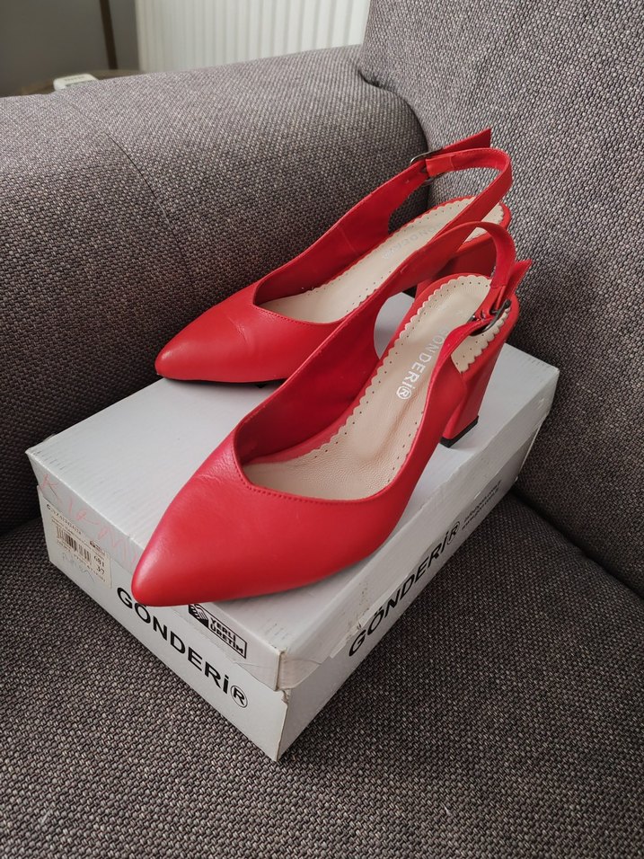 Parlak Kırmızı Tokalı Topuklu Kadın Ayakkabı - Görsel 2