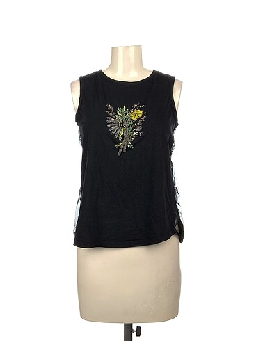 Twist T-shirt %70 İndirimli.