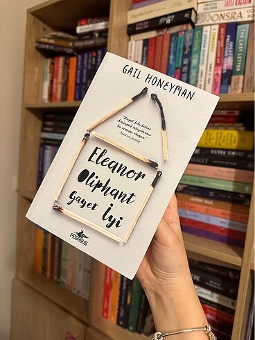 Eleanor Oliphant gayet iyi