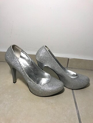 Gümüş Topuklu ayakkabı