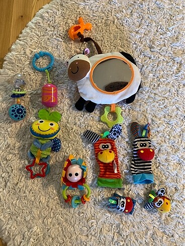 Hışırtılı bebek oyuncakları