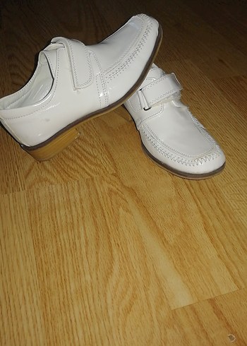 Parlak Beyaz Tokalı Erkek Çocuk Ayakkabısı - Görsel 4