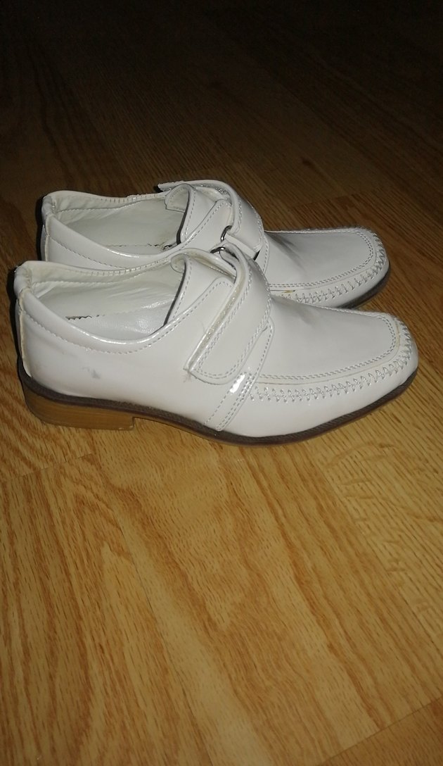 Parlak Beyaz Tokalı Erkek Çocuk Ayakkabısı - Görsel 2