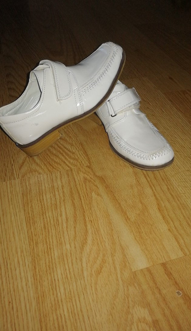 Parlak Beyaz Tokalı Erkek Çocuk Ayakkabısı - Görsel 4