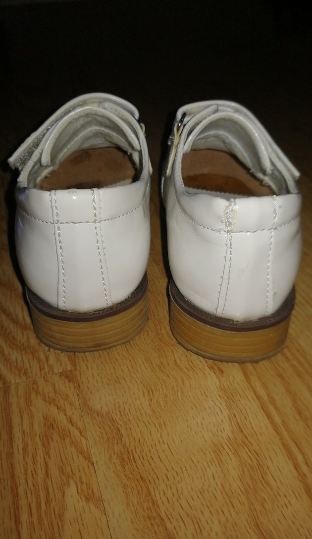 Parlak Beyaz Tokalı Erkek Çocuk Ayakkabısı - Görsel 3