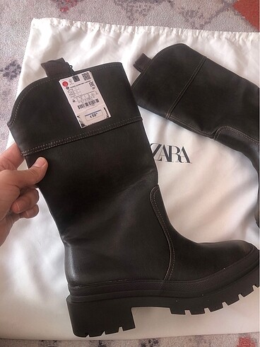 Zara Kutulu ve etiketli