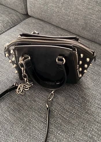 Zara Zincir Detaylı Siyah Deri Çanta - Görsel 2