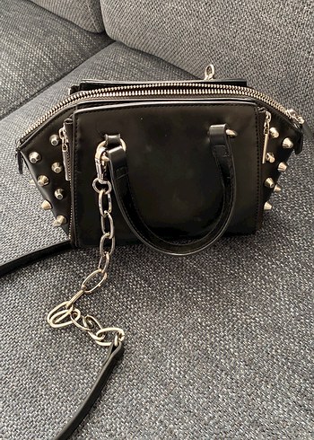 Zara Zincir Detaylı Siyah Deri Çanta - Görsel 3