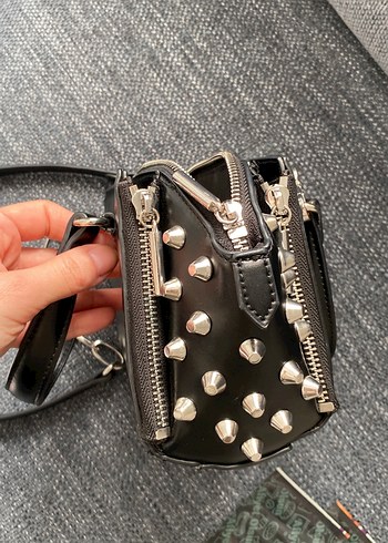 Zara Zincir Detaylı Siyah Deri Çanta - Görsel 8