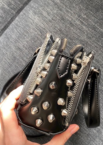 Zara Zincir Detaylı Siyah Deri Çanta - Görsel 9