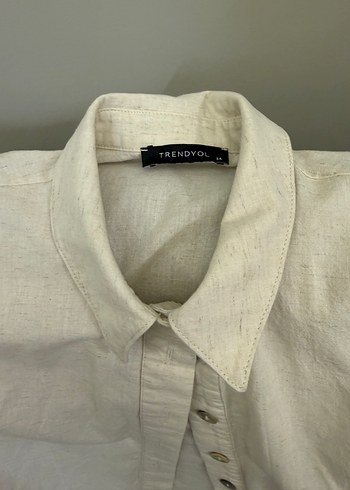 Düğmeli Keten Kısa Kollu Beyaz Gömlek - Görsel 2