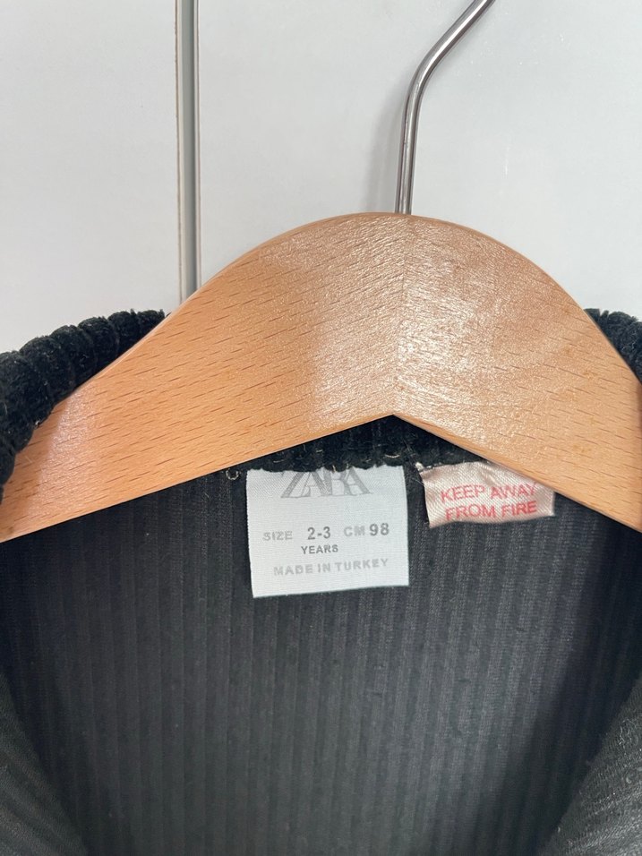 Siyah Kadife Düğmeli Kız Elbise - Görsel 2