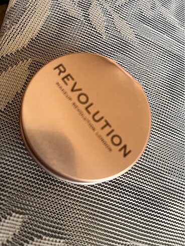 Revolutıon makeup