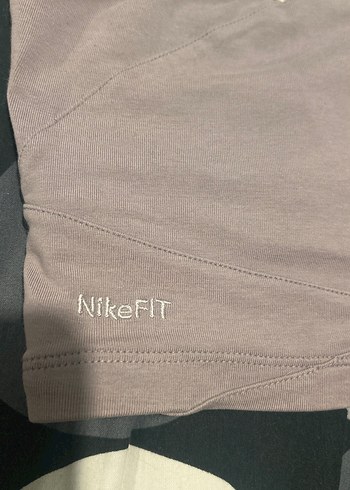 NikeFIT Bej Askılı Lila Spor Sütyeni - Görsel 3