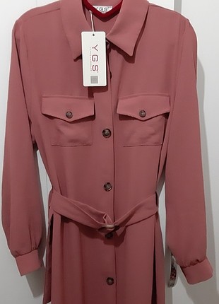 Pembe elbise