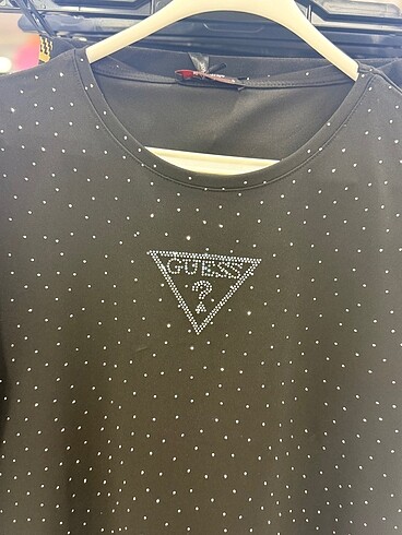 s Beden Guess taşlı tişört