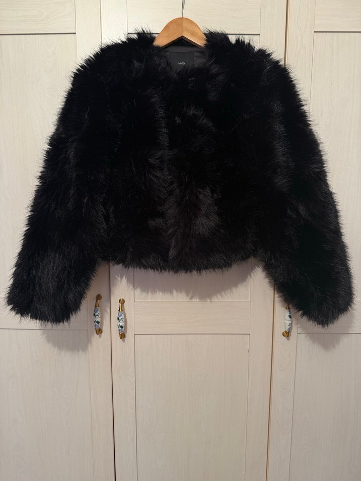 Mango Siyah Kısa Peluş Ceket Mont - Görsel 3