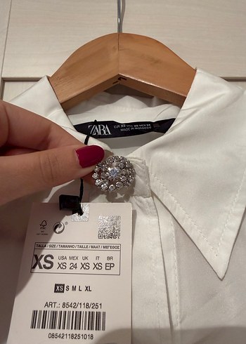 Zara Taş Düğmeli Beyaz Gömlek - Görsel 4