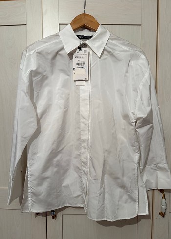 Zara Taş Düğmeli Beyaz Gömlek - Görsel 3