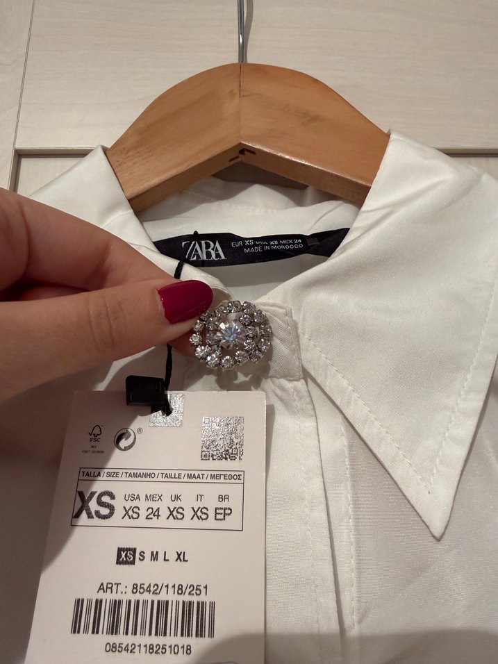 Zara Taş Düğmeli Beyaz Gömlek - Görsel 4