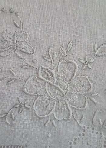 El Nakışlı Beyaz ipek kullanılmamış mendil - Görsel 2