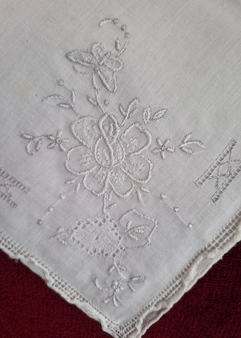 El Nakışlı Beyaz ipek kullanılmamış mendil - Görsel 4