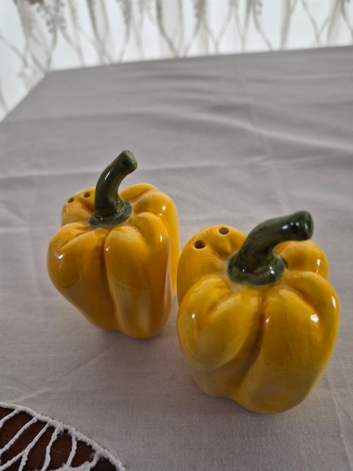 Sarı Biber Şeklinde Tuz ve Biberlik - Görsel 2