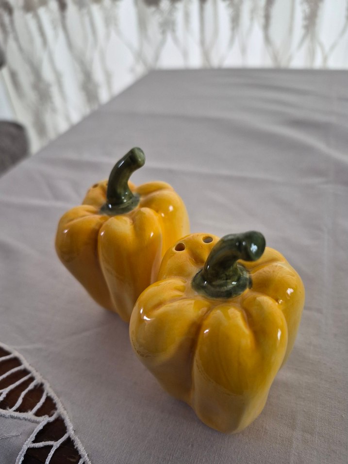 Sarı Biber Şeklinde Tuz ve Biberlik - Görsel 3
