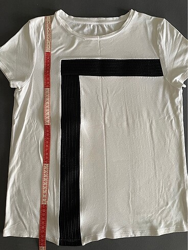 Siyah desenli tshirt