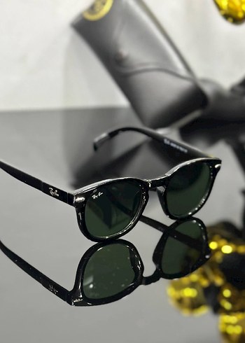 Ray-Ban Kadın Siyah Klasik Güneş Gözlüğü