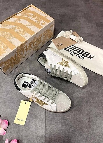 GOLDEN GOOSE ????
