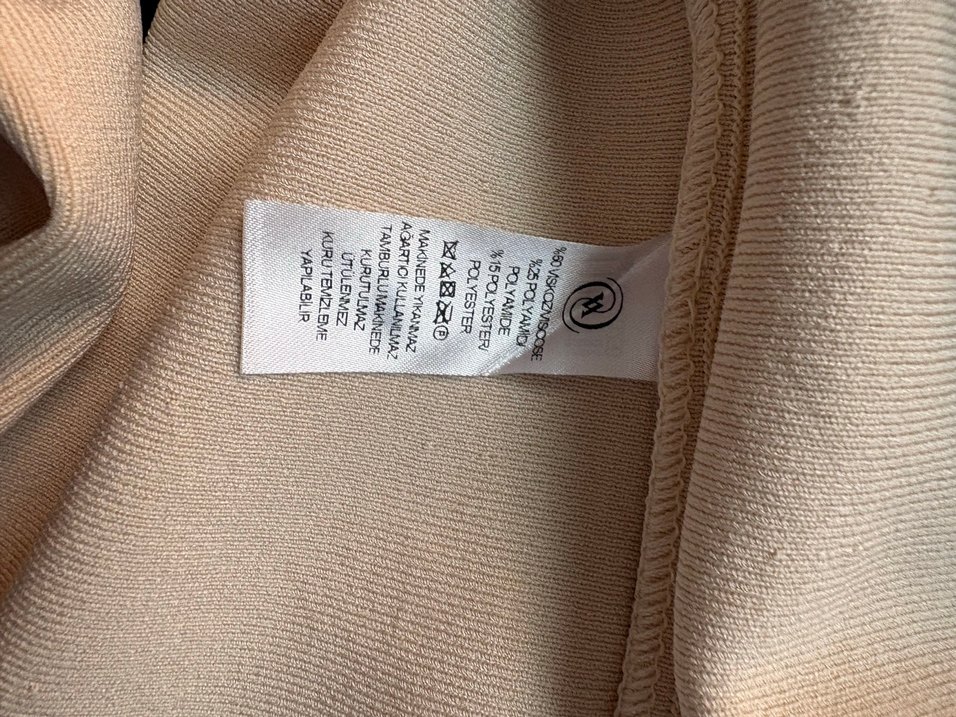 Bej Yüksek Yakalı Pilili Midi Triko Elbise - Görsel 3