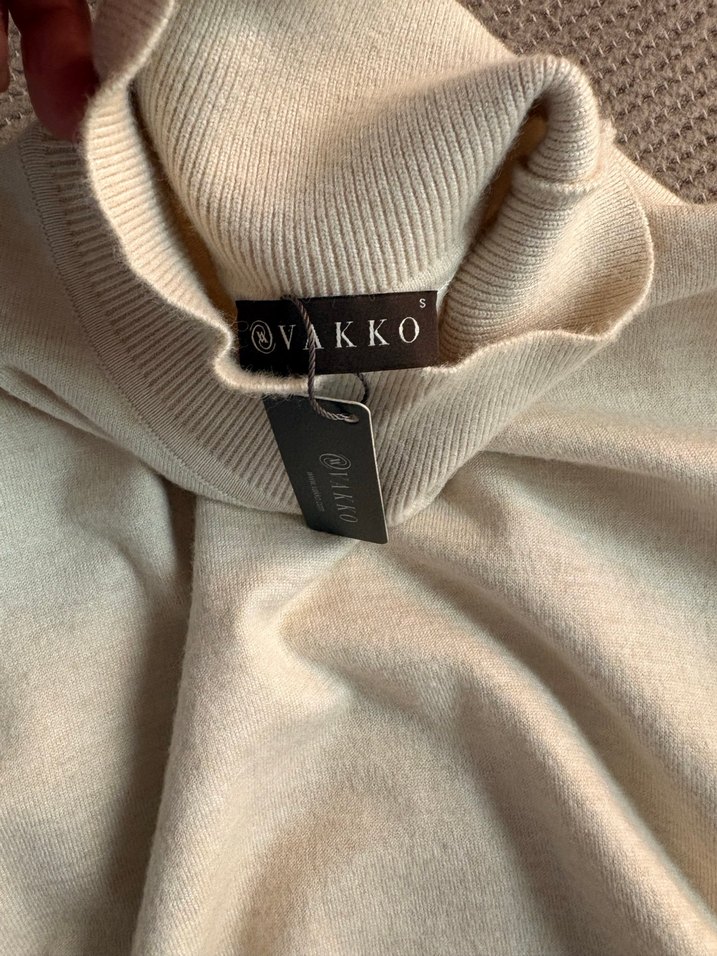 Bej Yüksek Yakalı Pilili Midi Triko Elbise - Görsel 2