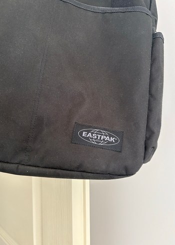 Eastpak Basic Fermuarlı Omuz Çantası - Görsel 6