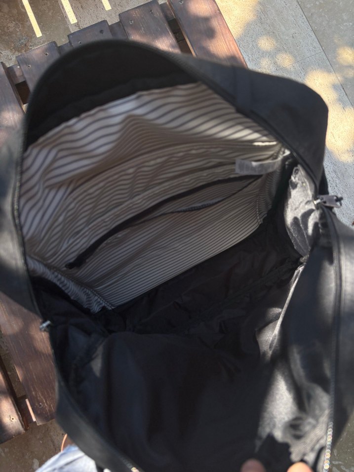 Eastpak Basic Fermuarlı Omuz Çantası - Görsel 3