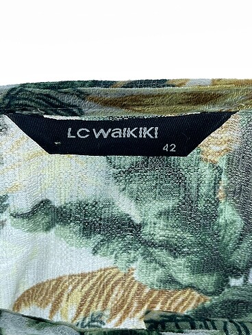 42 Beden yeşil Renk LC Waikiki Bluz %70 İndirimli.