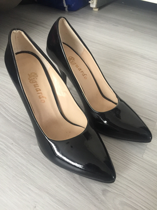 37 Beden Stiletto siyah rugan