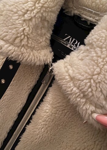 Zara Bej Kadin Kurk Detayli Kisa Kislik Ceket