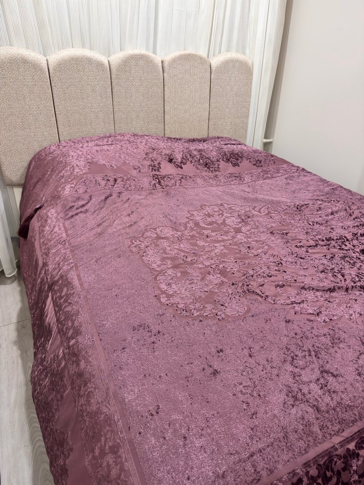 Karaca Bordo Nakışlı Yatak Örtüsü - Görsel 2