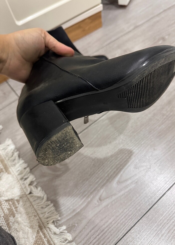 Siyah topuklu bot - Görsel 3