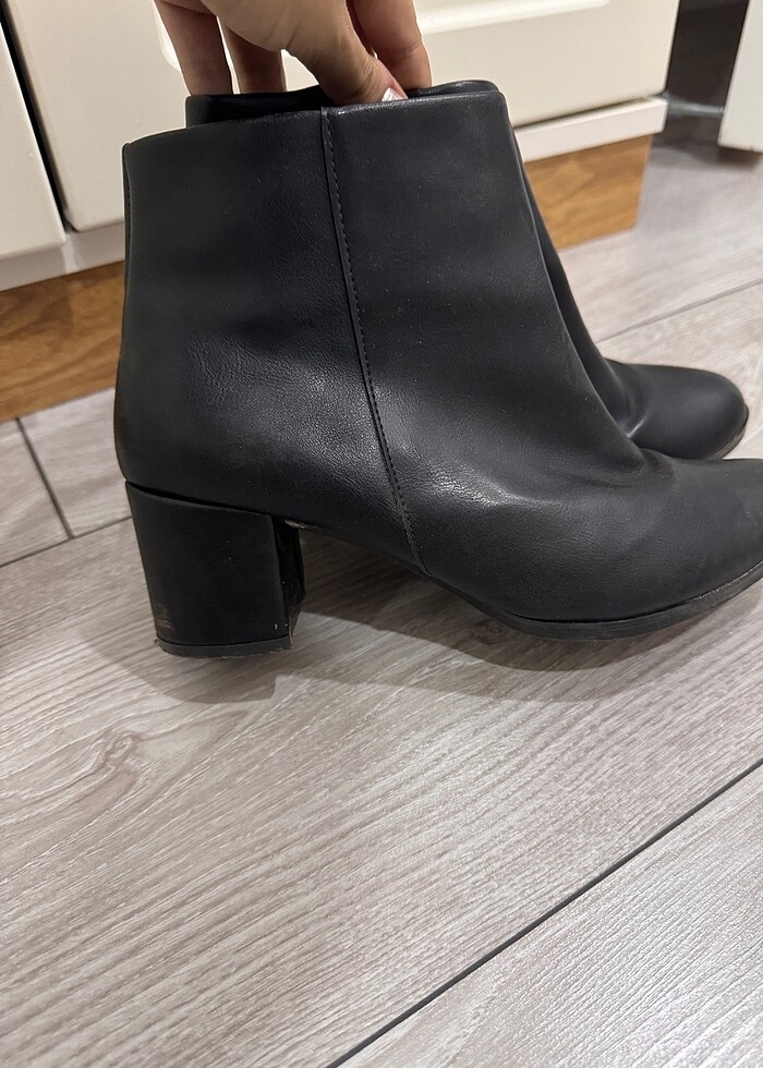Siyah topuklu bot - Görsel 2