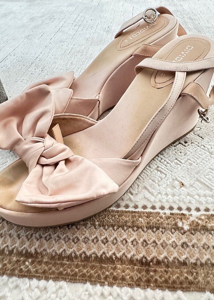 Dolgu topuk ayakkabı - Görsel 2