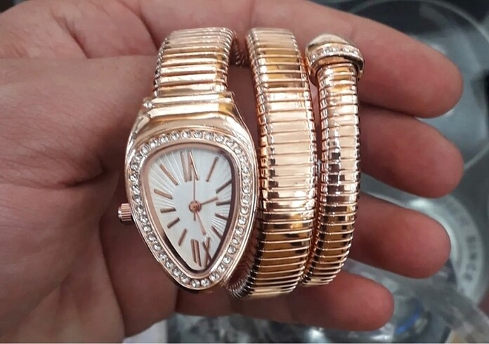 Beden altın Renk Yılan model vintage saat sorunsuz hiç kullanılmadı
